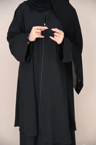 عباية سادة كلوش طبقتين بسحاب