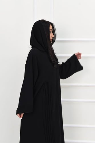 عباية ناعمة بأناقة وسحر الكسرات