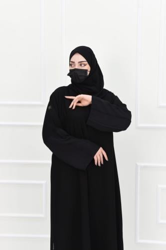 عباية بأكمام مقلمة بالتل