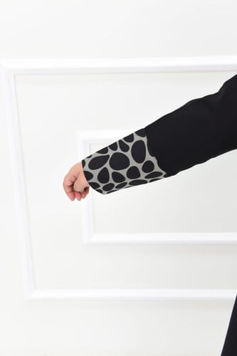 عباية بناتي بتدخيلات قماش نمري