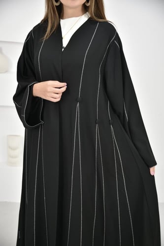 عباية كاجوال عملية بخطوط بيضاء