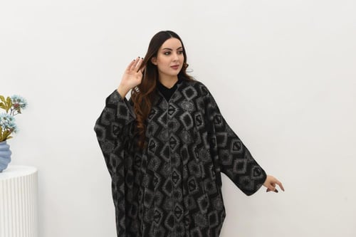 عباية بقصة البشت بقماش الجاكار