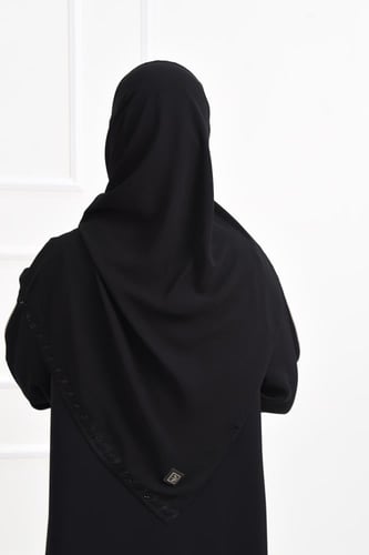 طرحة أنيقة بتطريز ناعم على الحواف