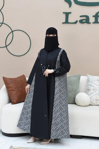 عباية مميزة بقماش التفتة والبروكارا وتطريز ساحر