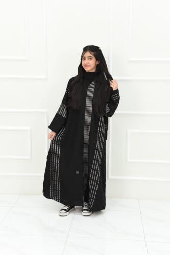 عباية بناتي جاكار مقلم بلون اوف وايت