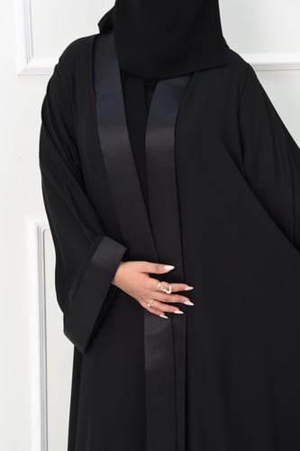 عباية كريب بتركيبة قماش تفتة