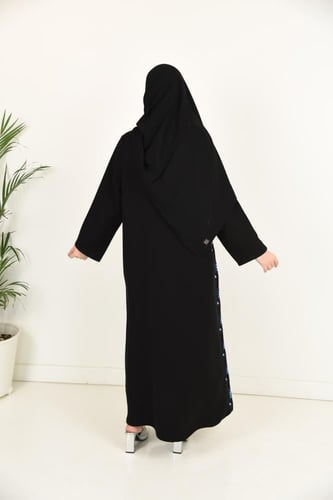 عباية بتطريز كمبيوتر جانبي والكم عادي