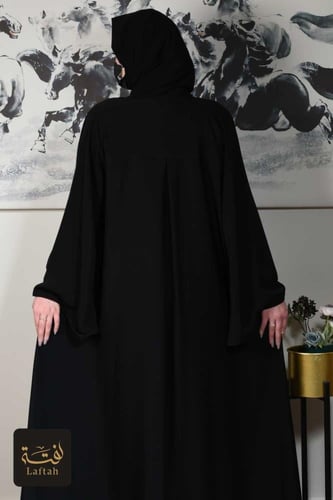 عباية سادة كلوش بكسرة انيقة في الخلف