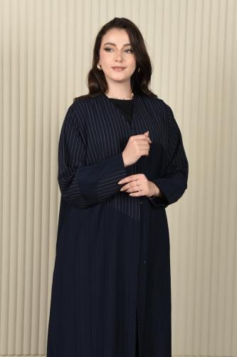 عباية كحلية بتفاصيل مقلمة