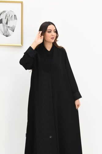 عباية كاجوال بقماش الفوكر الناعم