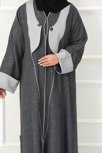 عباية كريب ملونة مع قيطان سماوي