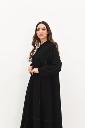 عباية سوداء انيقة بشريط لامع