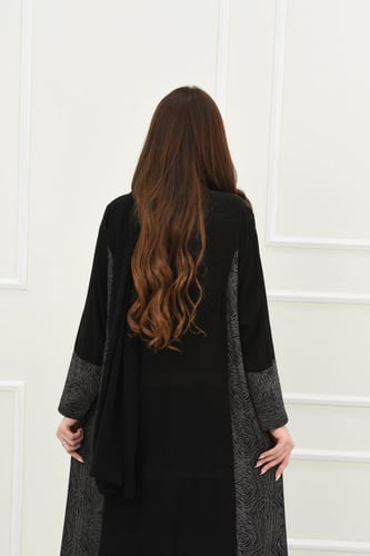 عباية سوداء جاكار بنقوش وبتفاصيل رمادية