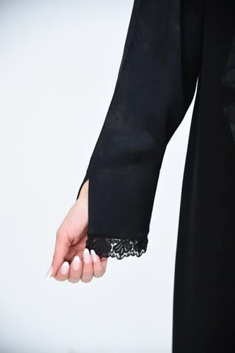 عباية بكتف زم مع فستان داخلي جاكار تركي