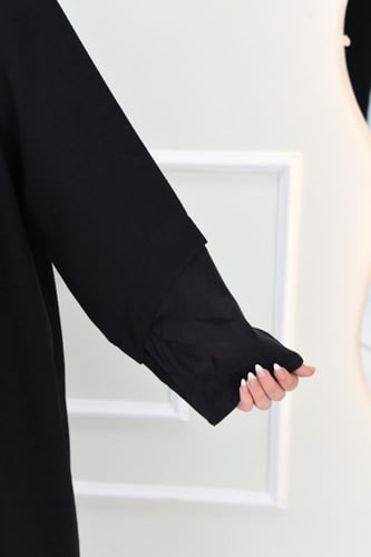 عباية مميزة بقيطان وياقة واكمام جاكار