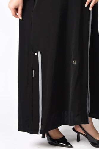 عباية سوداء كاجوال ناعمة بلمسة سماوية