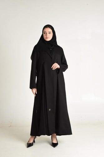 عباية كريب كاجوال بتصميم عصري ولمسة فخمة