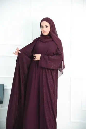 عباية ملونة لون عودي مع فستان داخلي كت