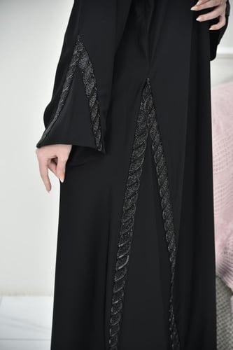 عباية سوداء نواعم بكلفة شك وتطريز مميز