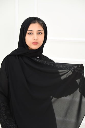 طرحة مناسبات سوداء مطرزة بالاسود