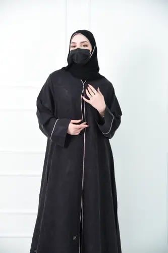 عباية جاكار تركي سوداء بقيطان وردي