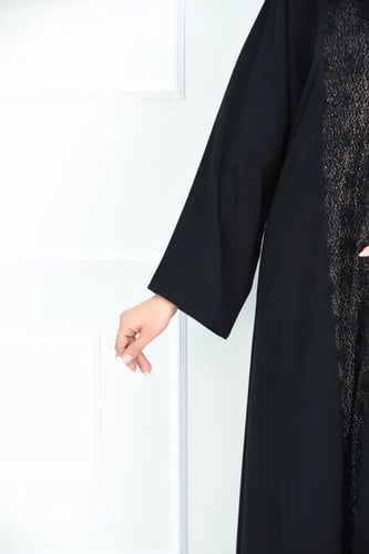 عباية سوداء بدانتيل ذهبي تركي وكول شال مقوّى