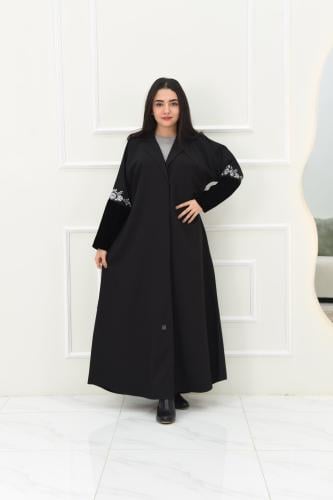 عباية كريب انيقة بأكمام مخمل