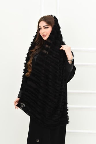 طرحة أنيقة بألوان متعددة مع خيوط حريرية