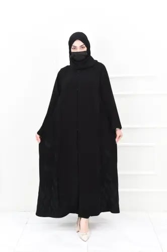 عباية سوداء بتطريز أسفل العباية