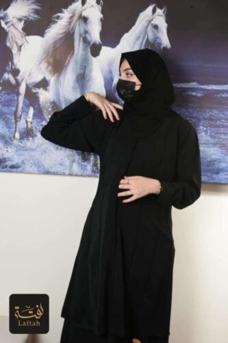 عباية سوداء طبقتين بأكمام مقلوبة