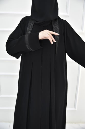 عباية كريب كاجوال بلمسة جاكار مميزة