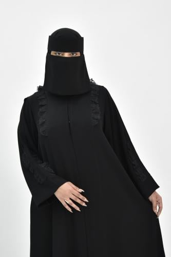 عباية كريب بتفاصيل تول ناعمة