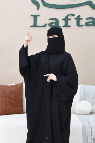 عباية بشت بقماش جاكار منقط