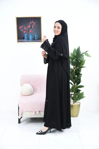 عباية مزينة بقيطان وبروش وأكمام تل مطرز اسود