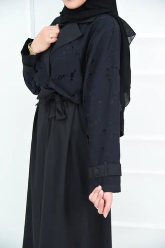 عباية بليزر سوداء كروازية بحزام