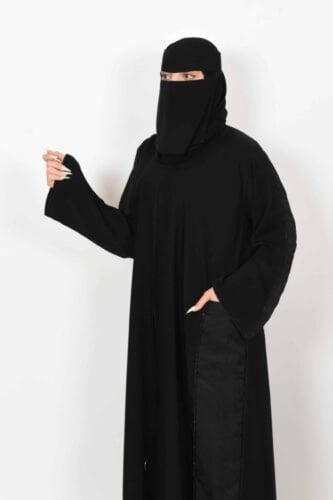 عباية بتخيلات قماش مشجر وتطريز خفيف