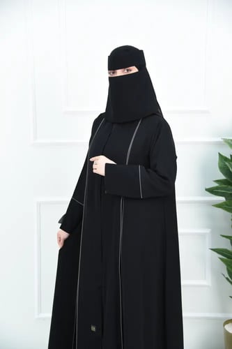 عباية نصف كلوش بقيطان رمادي وكسرات