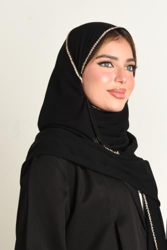 طرحة أنيقة بتطريز شك ذهبي يزين الحواف