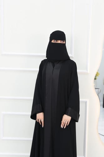 عباية كلوش كم مربع بتركيبه قماش ستان