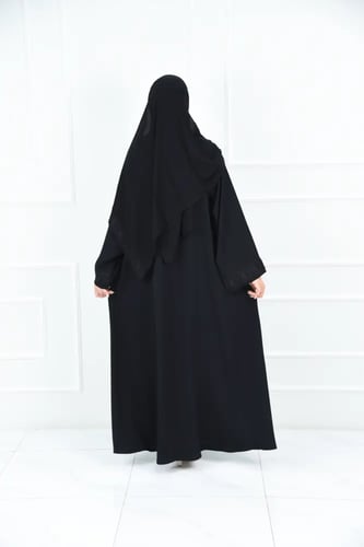 عباية مناسبات سوداء بكلفة عليها تطريز شك