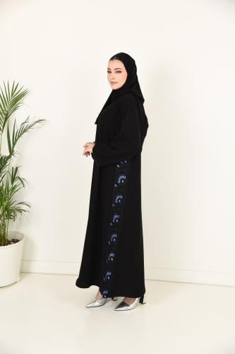 عباية بتطريز كمبيوتر جانبي والكم عادي