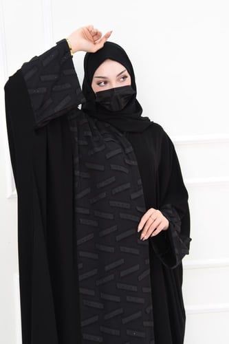 عباية بشت راقية بشراشيب مزينة بفصوص