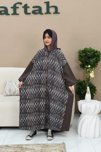 عباية بناتي نص بشت بقماش مموج