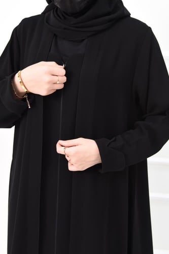 عباية سادة بقفلة سحاب والكم مقلوب