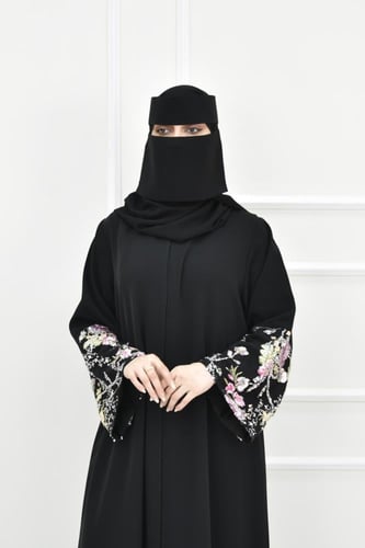 عباية نواعم بتطريز ملون ودانتيل مطرز بالترتر على ا...