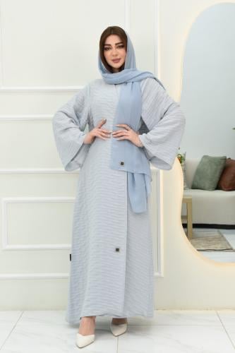 عباية ساحرة بلون سماوي بقماش مموج