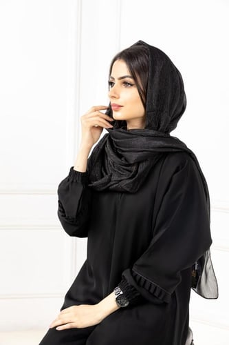 طرحة باللون الاسود شيفون بلمعة