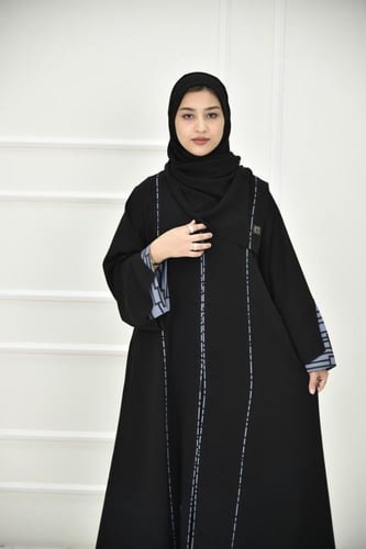 عباية كاجوال بأكمام مربعة طبقتين وجبزور ملون أمامي...