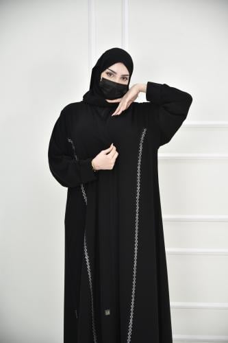 عباية ملكي بتطريز مكينة ملون وباندة أمامية