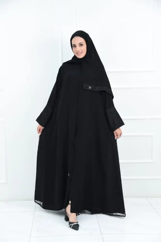 عباية نواعم بدانتيل جانبي مبطن – نعومة وفخامة هادئ...